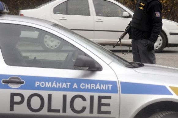 Policie a hasiči spolupracují na nezvyklém případu.